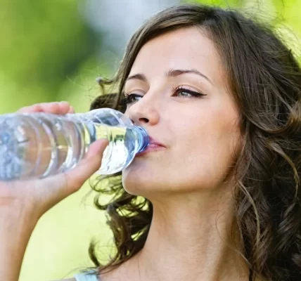 how-to-drink-water-the-right-way-expert-reveals-5-habits-to-ditch-for-better-hydration